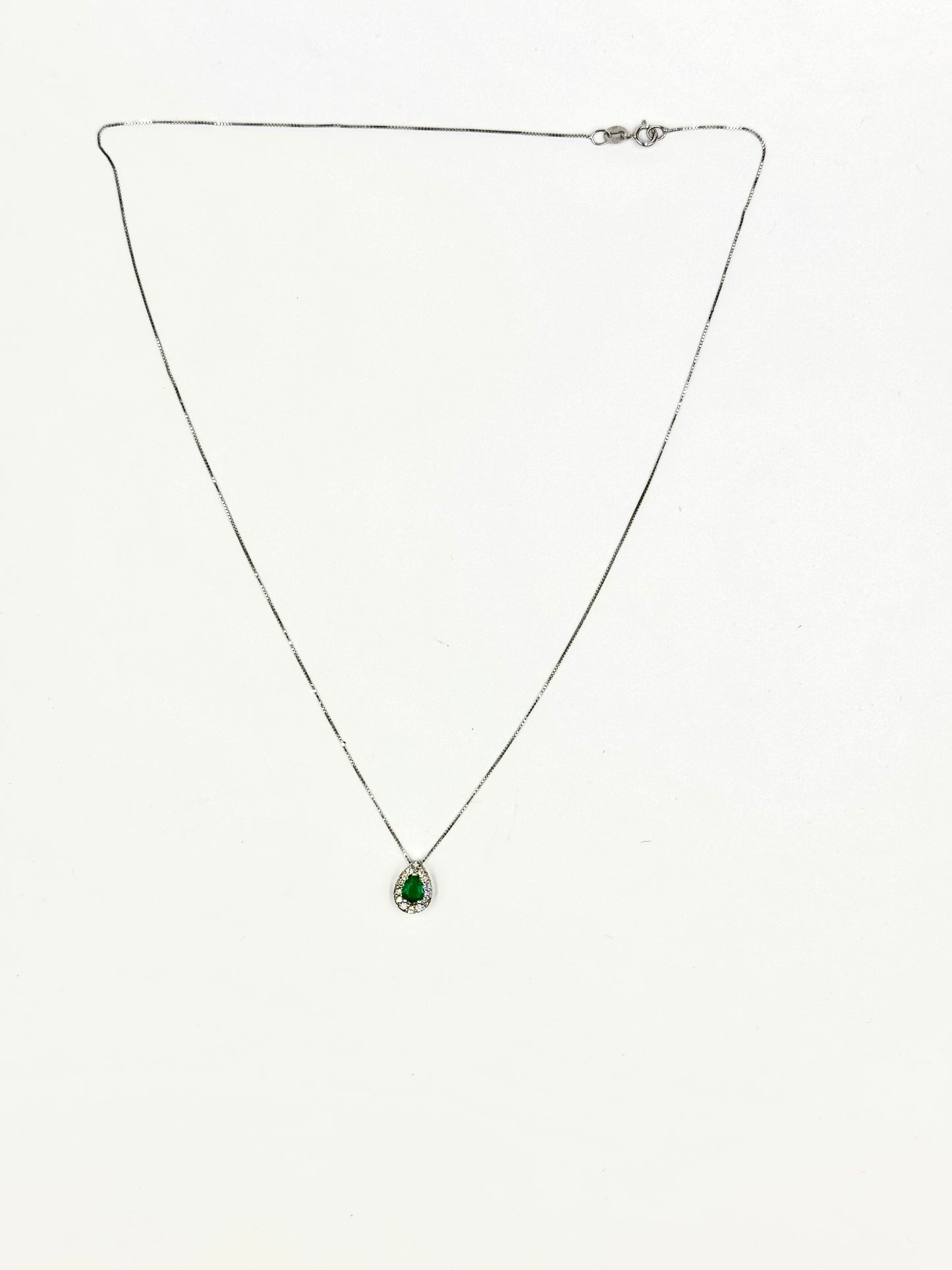 Collana d'oro bianco "Goccia di Smeraldo"