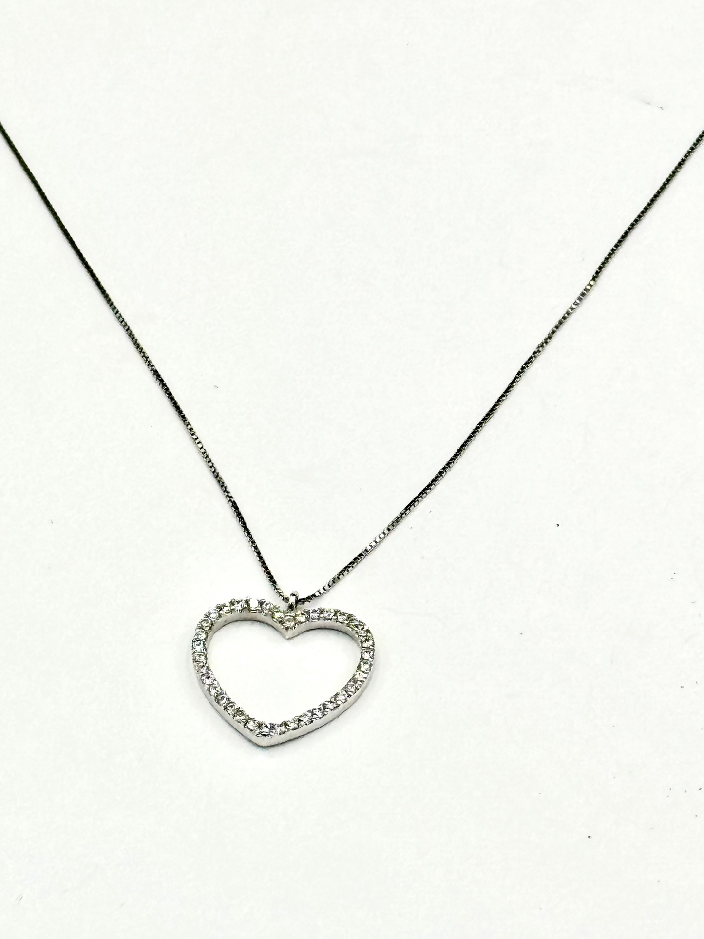 Collana d’oro bianco “Riflesso d’amore”